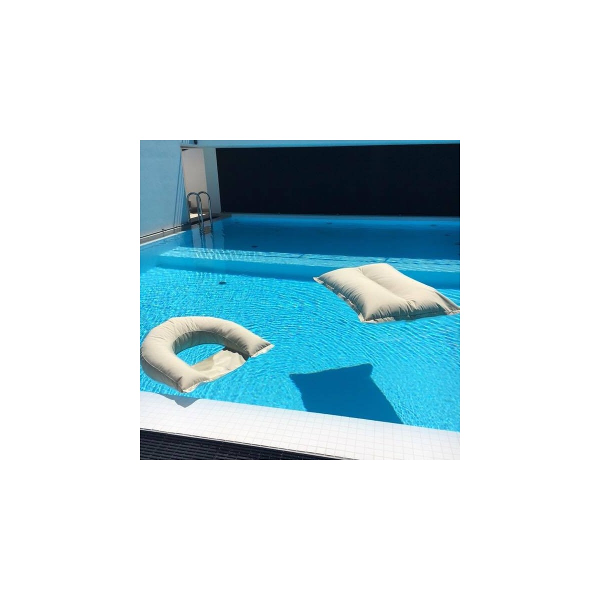 Ferro di cavallo - Poltrona galleggiante per piscina