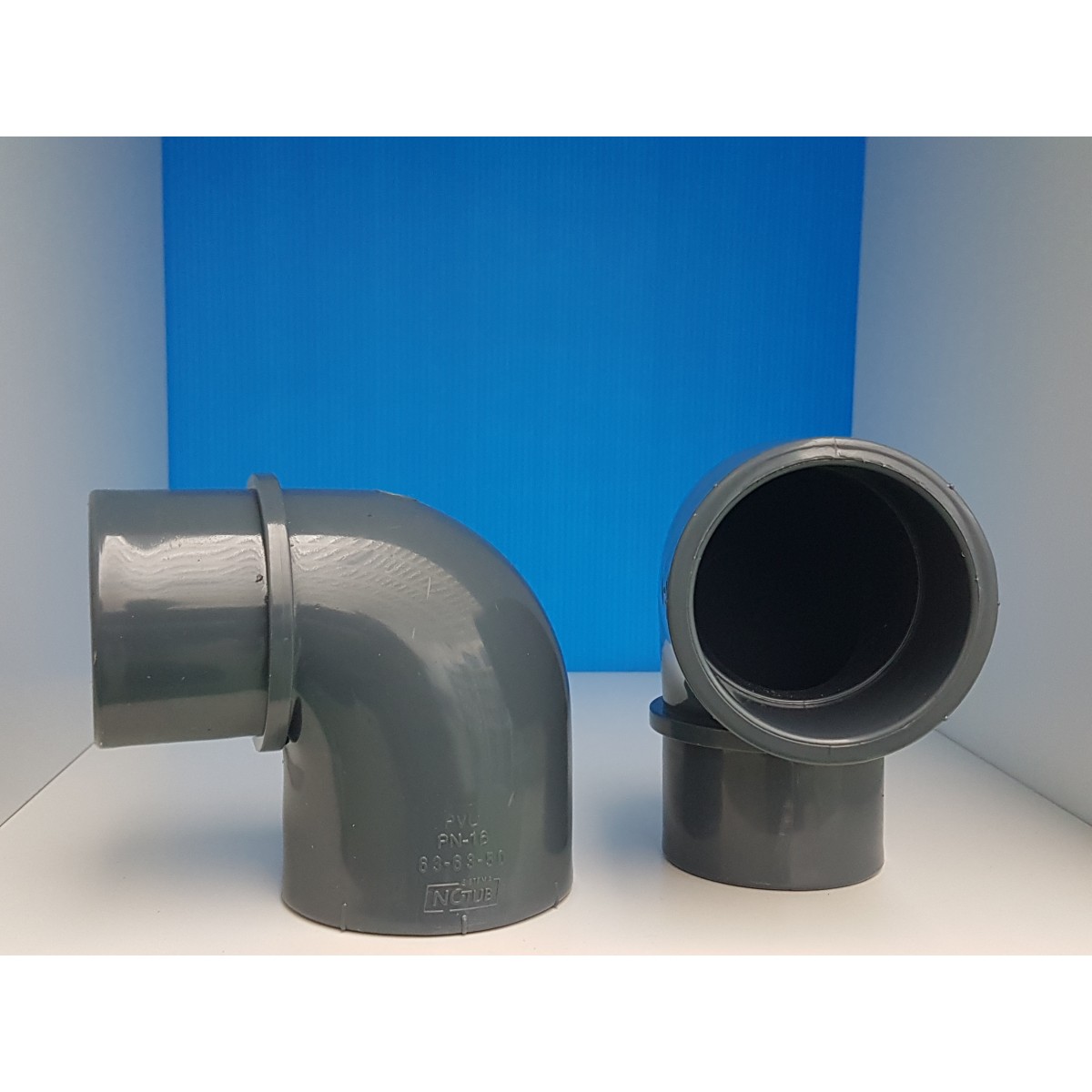 Reduced L-pipe 90° in PVC