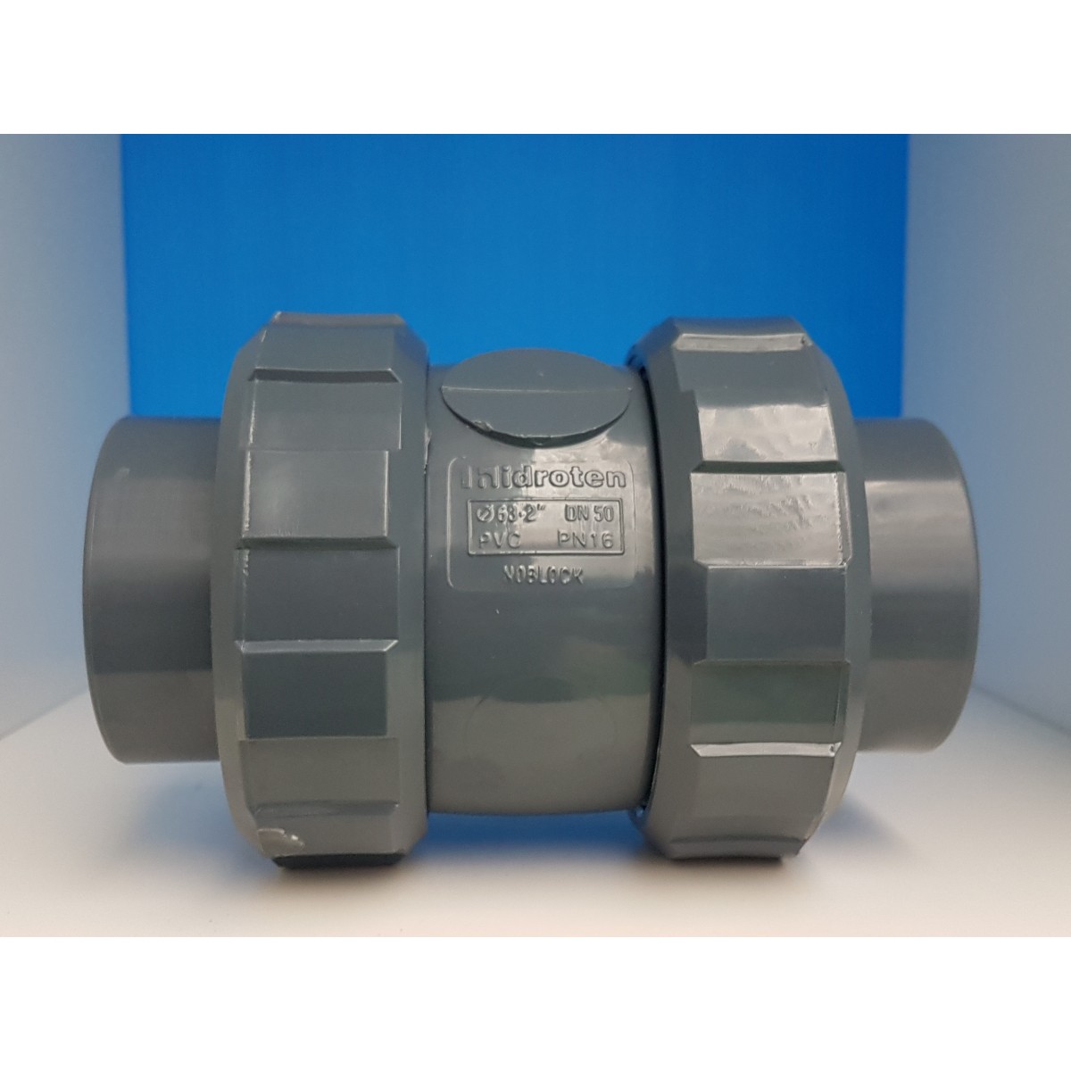 Non-retung ball valve in PVC