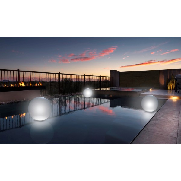 Solar floating round ball light, diam. 30 cm