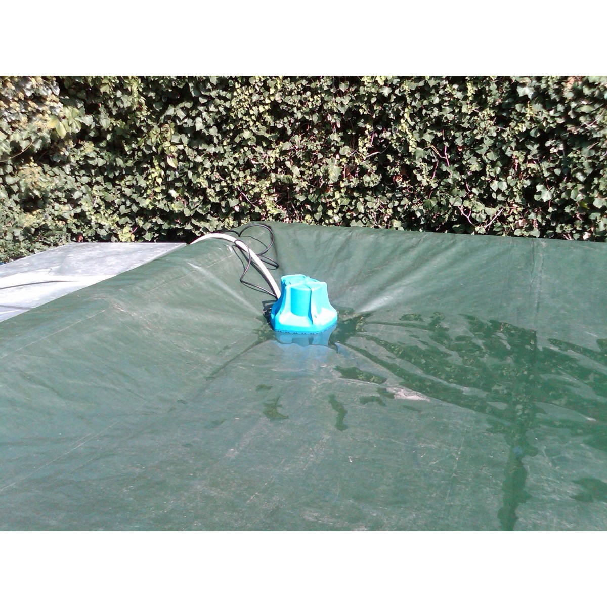 Pompa sommersa per svuotamento del telo di copertura invernale Pompa sommersa per svuotamento del telo di copertura invernale